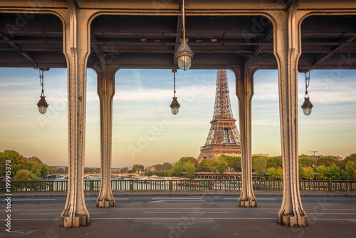 Bir Hakeim bridge, Eiffel tower in the background, Paris France
