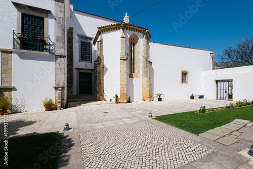 Courtyard in the Se Cathedral (Cathedral of Faro) in the Old Town , Faro, Algarve, Portugal.
