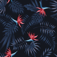 Fototapete Tropische Paradiesblumen-Muster Strelitzia Rot auf dunklem Muster  © berry2046