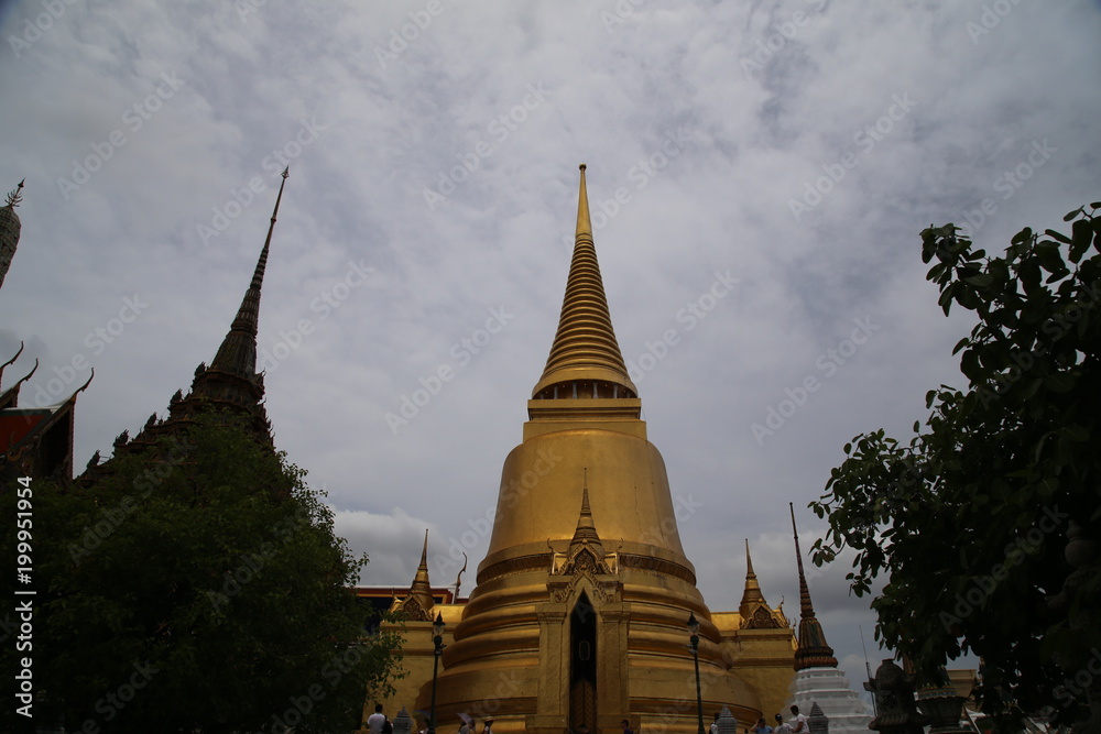 Fototapeta premium Buddhist Architecture in Thailand