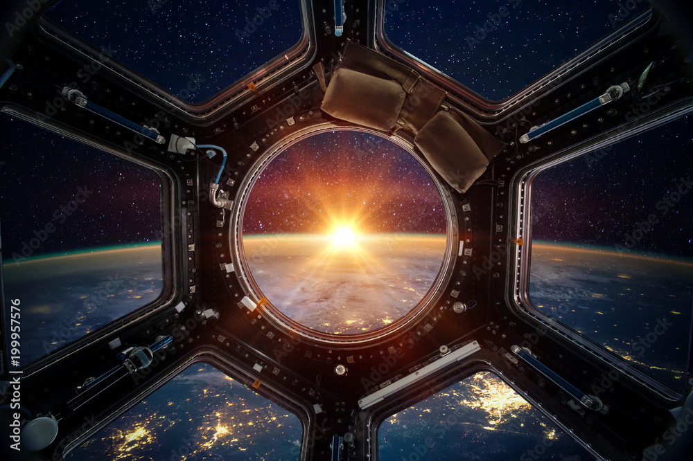 Fototapeta premium Ziemia i galaktyka w oknie kosmicznym międzynarodowej stacji kosmicznej okno iluminator. Elementy tego zdjęcia dostarczone przez NASA