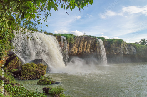 waterfall Dry Nur