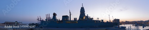Fregatte im Hafen Malaga am Abend Panorama photo