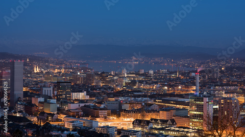 zürich cityscape at night