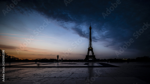 Sunrise at Trocadero , and the Eiffel tower  © Ricardo