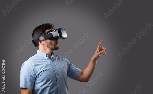 Bearded guy in virtual reality © Photocatcher