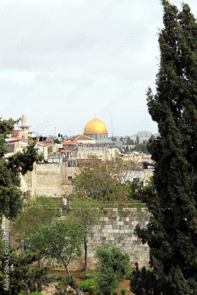 Obraz premium Dome of the Rock on Temple Mount in Old Jerusalem