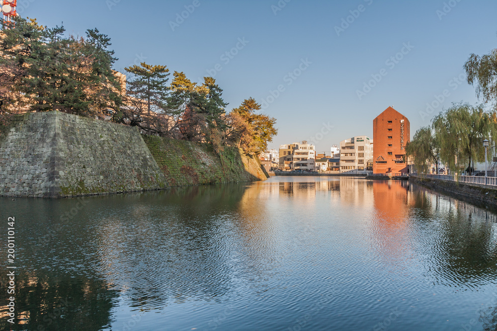 秋の福井城跡の風景