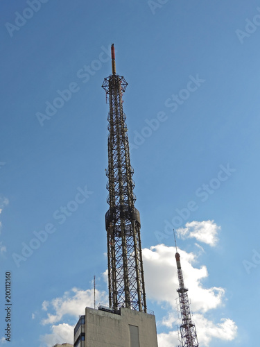 Metallic communication tower