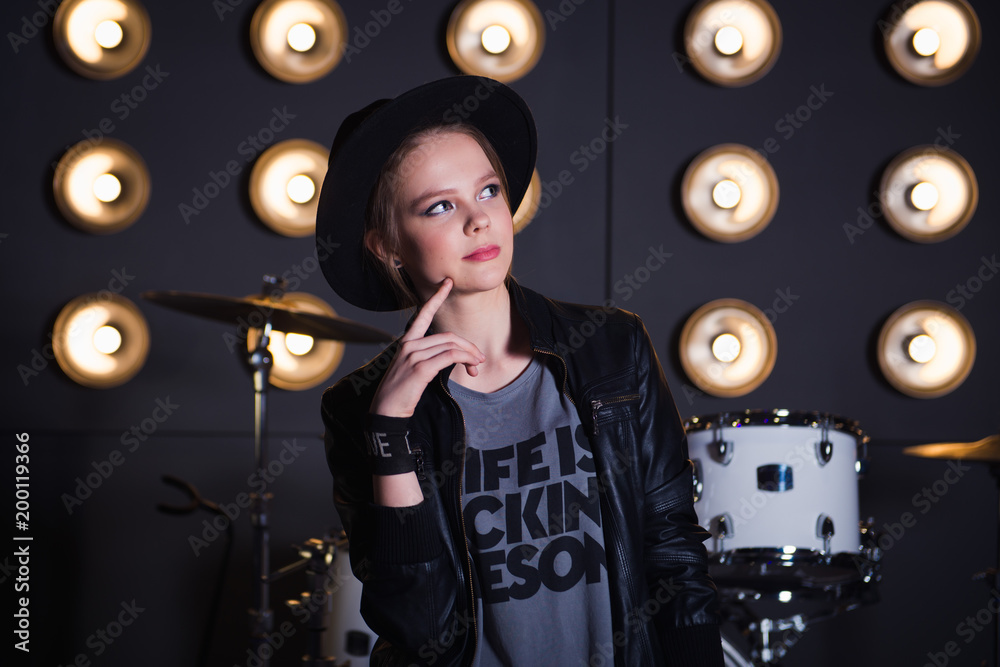 Fototapeta premium teen girl rockstar