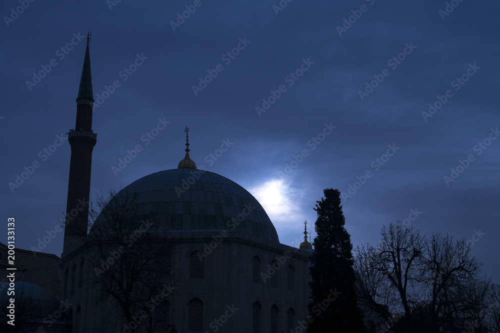 Obraz premium sunrise in sultanahmet mosque