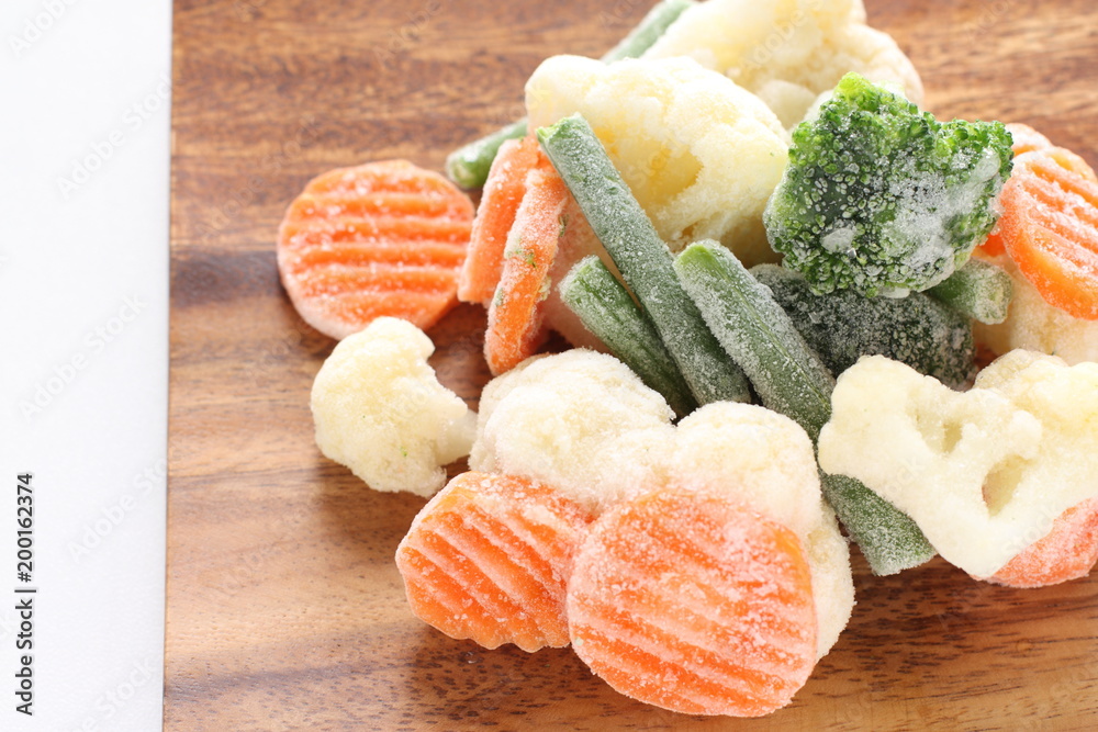 Frozen food, carrot broccoli cauliflower green bean mixed vegetable Frozen food, carrot broccoli cauliflower green bean mixed vegetable