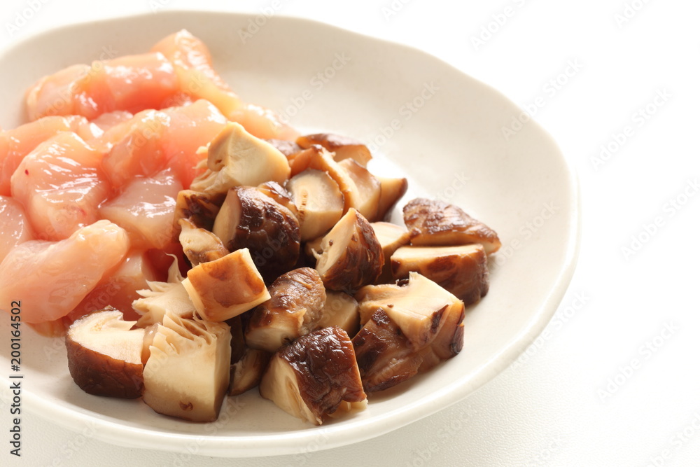 Chopped Shiitake mushroom and chicken breast meat for healthy cooking image Chopped Shiitake mushroom and chicken breast meat for healthy cooking image