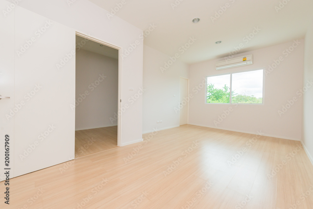 Obraz premium Empty bright living room without furniture