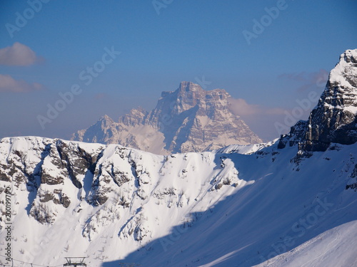 Obraz na płótnie Mount Pelmo over a snowy ridge w salonie