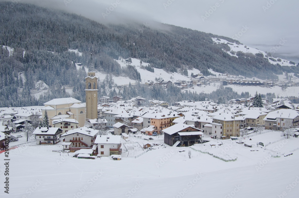 The center of Padola in winter