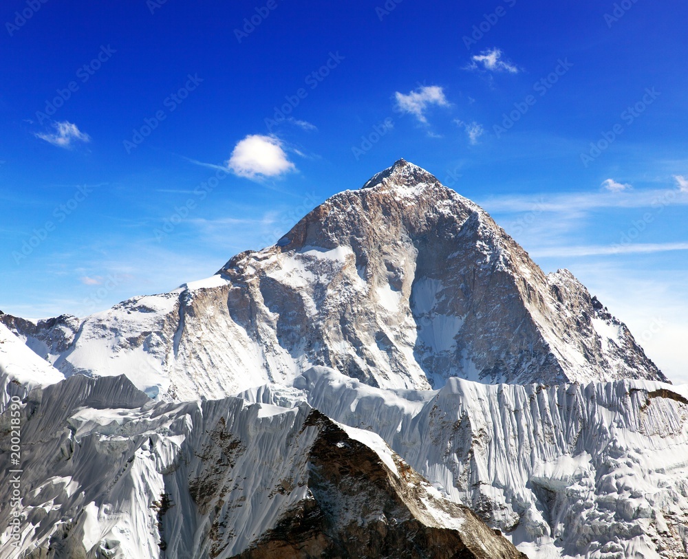 mount Makalu (8463 m)