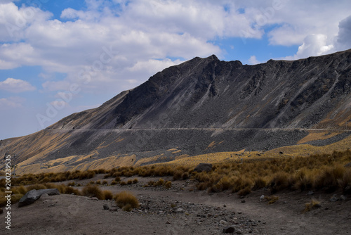 Straße im nicht aktiven, erloschenen Vulkan Nevado de Toluca, Xinantécatl, Gebirge, Mexiko