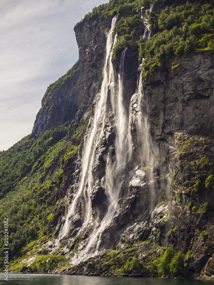 Cascada de las siete hermanas, en Noruega, verano de 2017