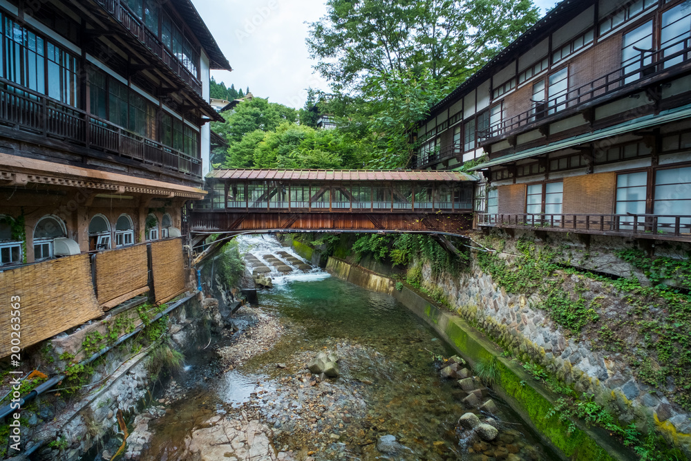 川と建物 川と建物