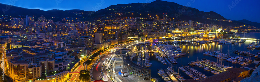 Fototapeta premium Notte a Montecarlo