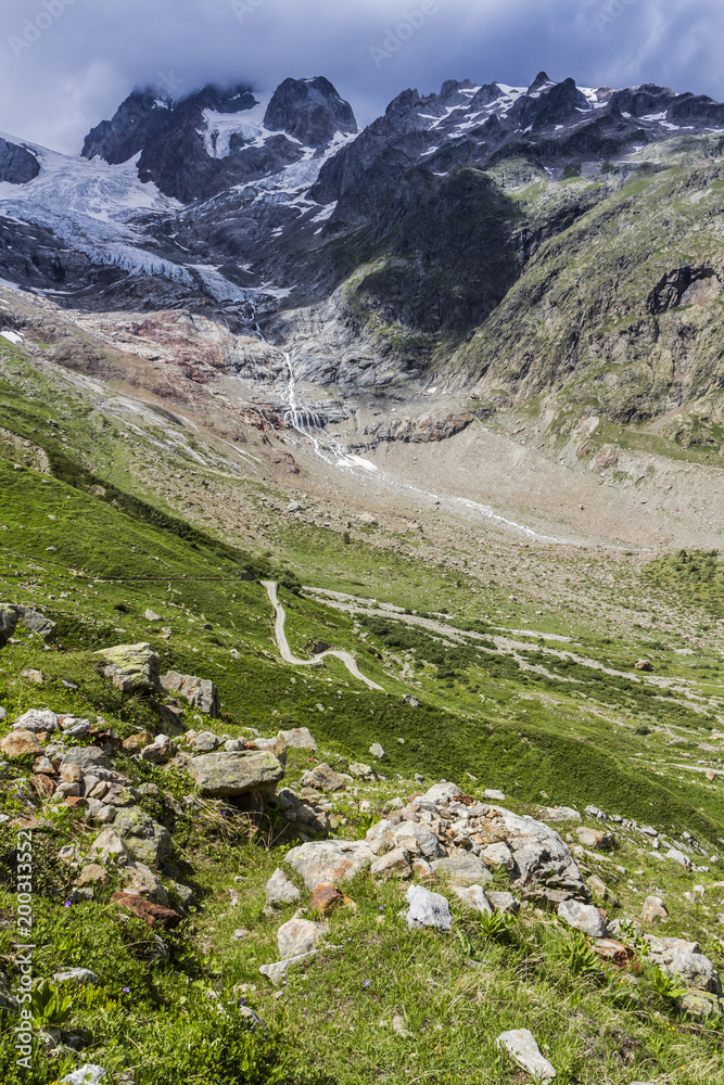 Fototapeta premium path in val veny near the glacier