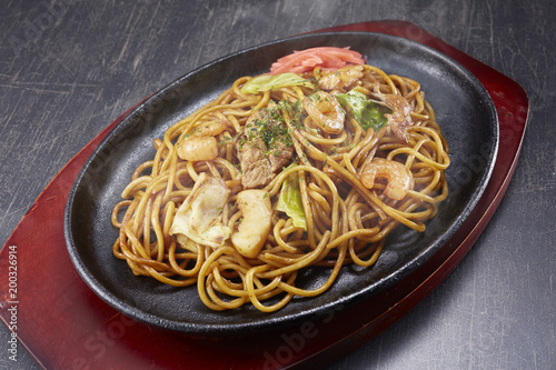 やきそば Yakisoba (stir-fried soba noodles)