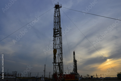 Oil drilling rig