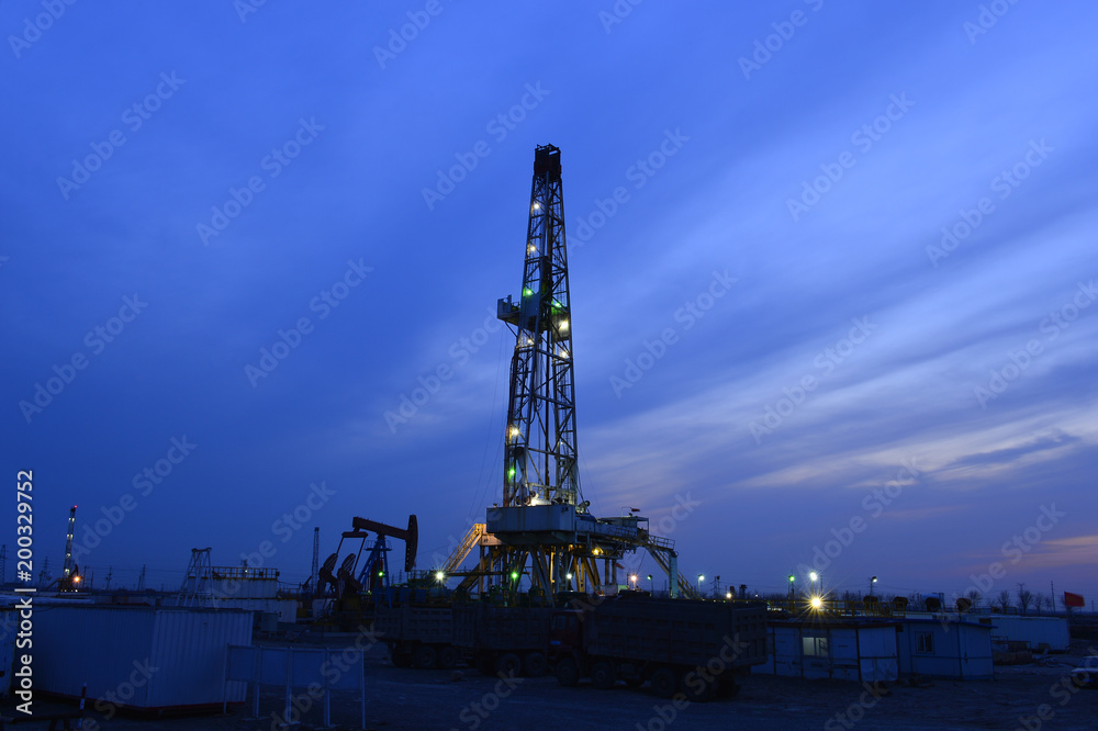 Oil drilling rig