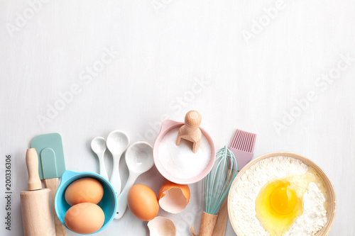 Photographie Baking utensils and cooking ingredients for tarts, cookies, dough and pastry