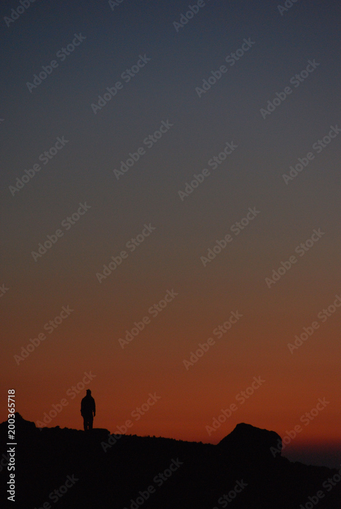 a climber waiting the sunrise / 夜明けを待つ登山者 ＠北アルプス