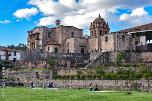Papier peint Cusco, Peru - April 1, 2018: Qorikancha ruins and convent of Santo Domingo