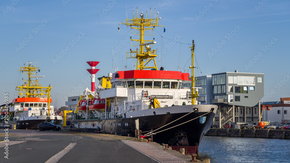 Am Kohlenkai im Fischereihafen Bremerhaven HD Format sonnig