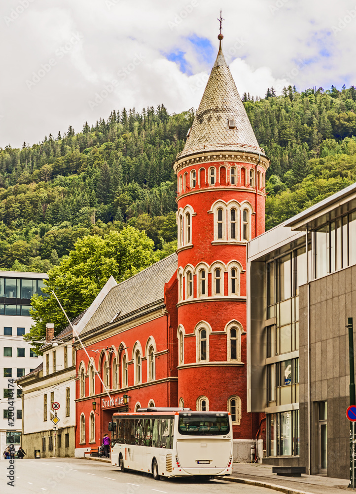 Haus mit Turm in Christies Gate, Bergen, Norwegen