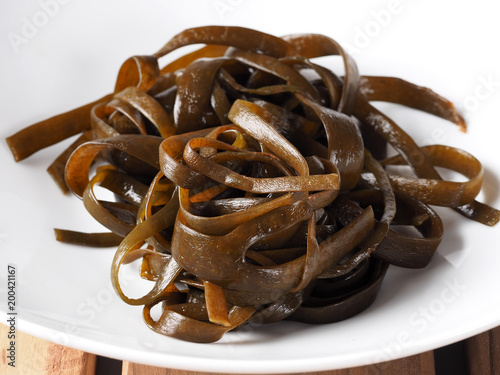 Thongweed – Sea thong – Sea spaghetti – Espagheti de mar

Sea spaghetti is a brown algae. Binomial name: Himanthalia elongata. It is an edible seaweed.