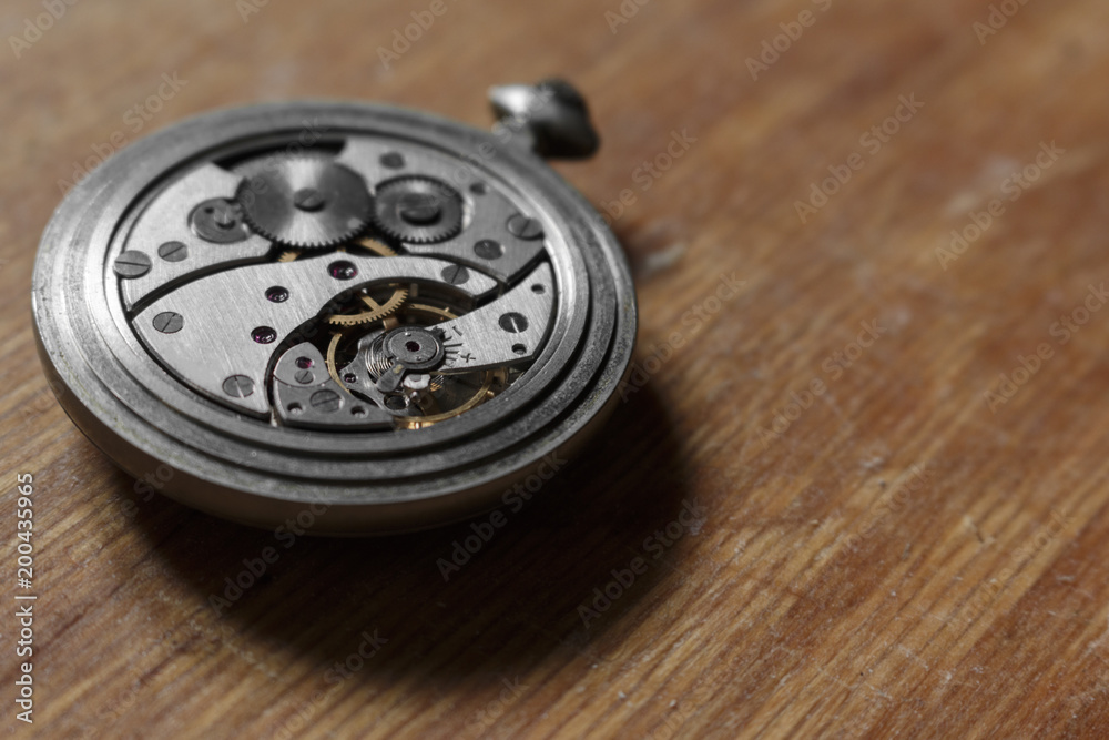 Mechanism of old pocket watches Mechanism of old pocket watches