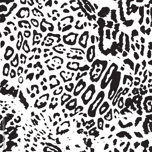 Trendy Leopard or cheetah skin seamless pattern, animal fur. Fabric design, wrapping paper, textile. © ESN design