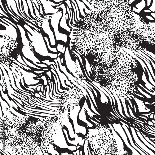 Trendy Leopard or cheetah skin seamless pattern, animal fur. Fabric design, wrapping paper, textile.