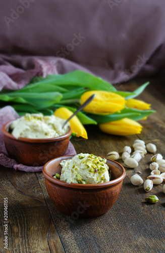 pistachio ice cream homemade