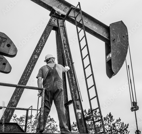 Valokuva Oil Well worker