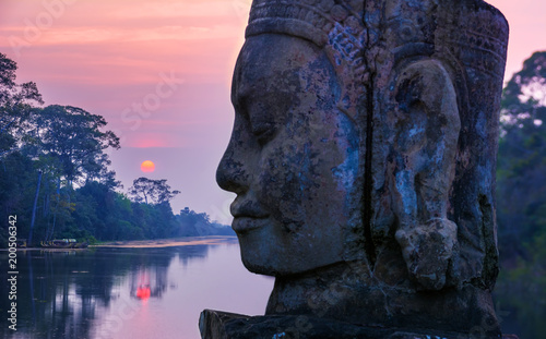 Obraz na plátně Stone statue on causeway near Gate of Angkor Thom in Siem Reap, Cambodia