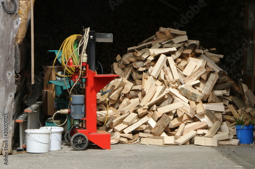 Log splitter, Holzspalter, Brennholzherstellung photo