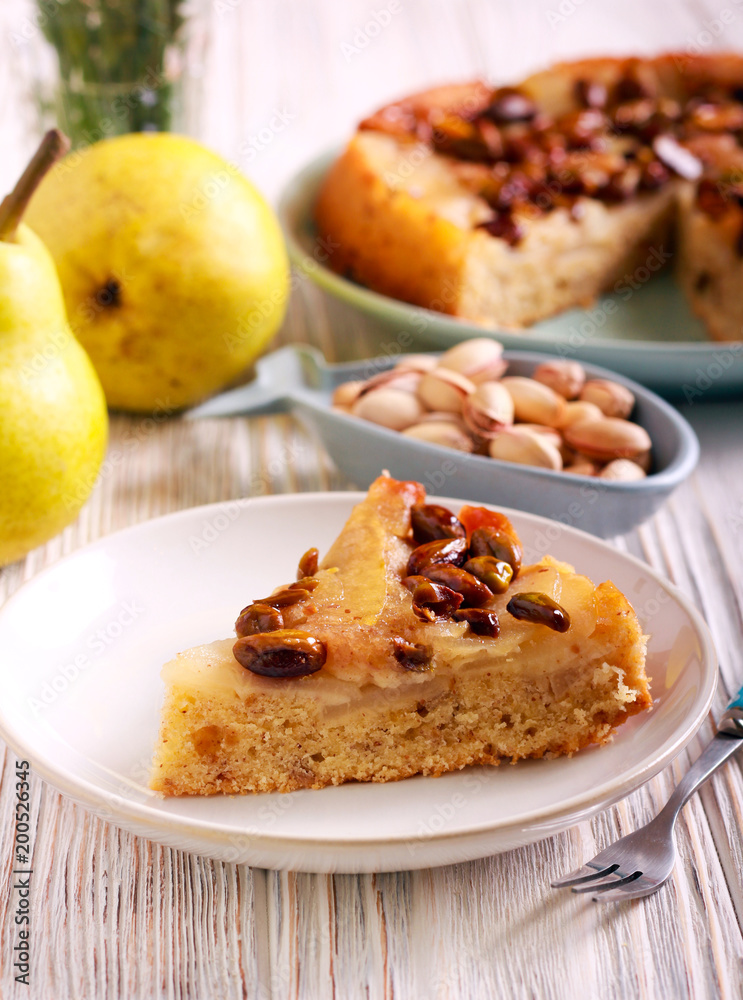 Pear and pistachio upside down cake