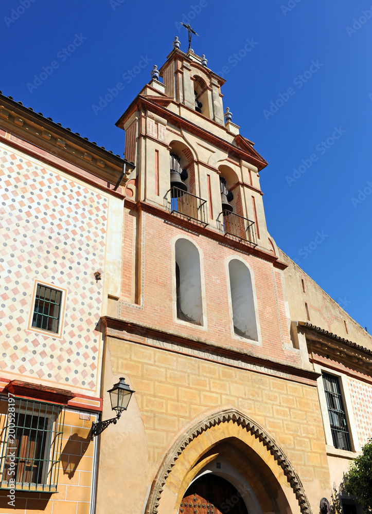 Espadaña de la Iglesia de Santa María la Blanca construida sobre una antigua sinagoga, Sevilla, Andalucía, España