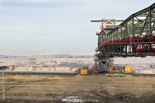 Heavy coal mine transportation facility