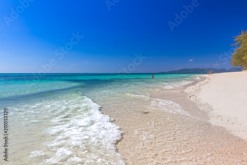 Fototapeta Naklejka Na Ścianę i Meble -  Beautiful White sand beach at Phi Phi Island , Krabi , Thailand