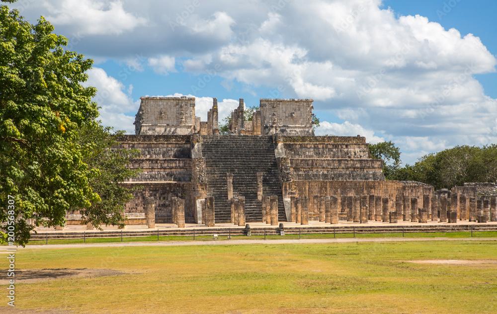 Mexico, Chichen Itzá, Yucatán. Temple of the Warriors with One Thousand columns gallery. Kukulcan El Castillo