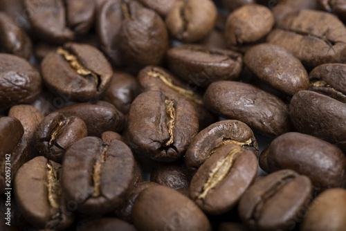 Зерна кофе крупным планом. Coffee grains close-up. © baronred