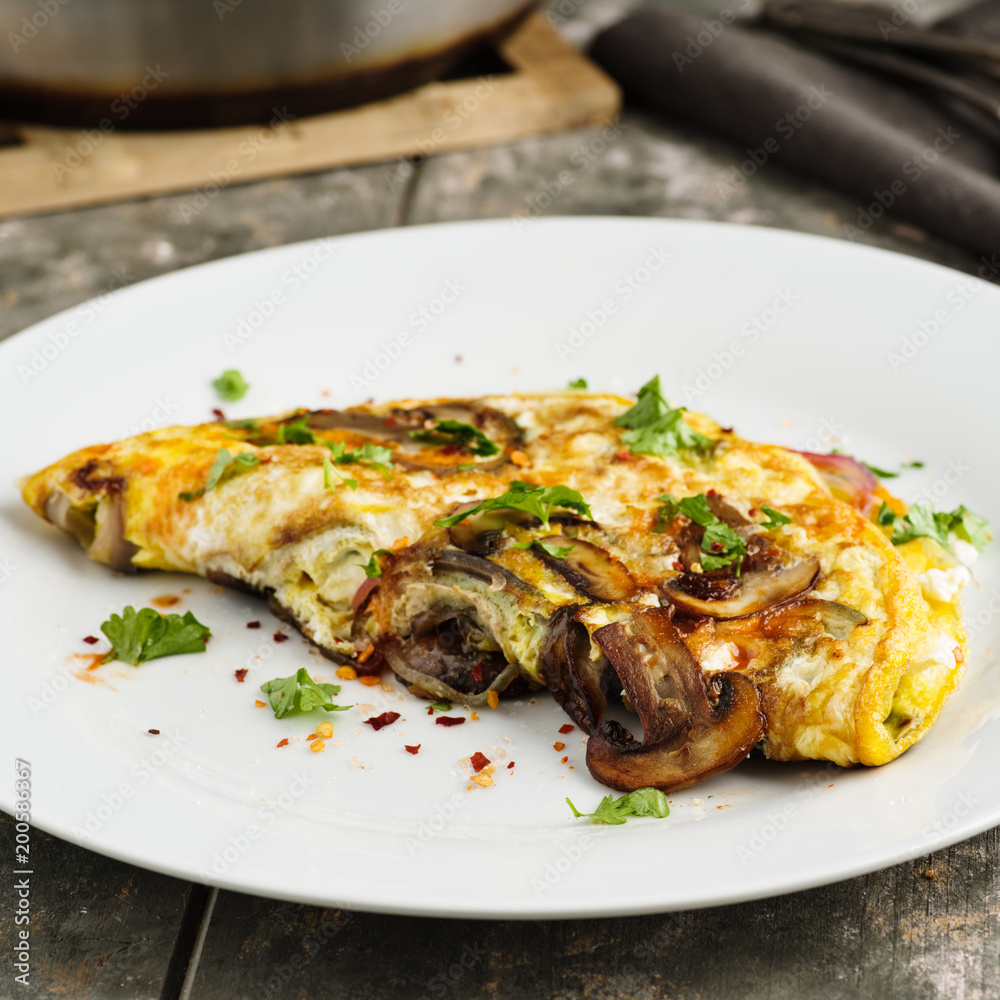 Omelett mit Pilzen - Omelette with mushrooms Omelett mit Pilzen - Omelette with mushrooms