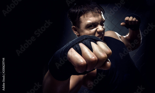 muscular guy street-fighter © tankist276